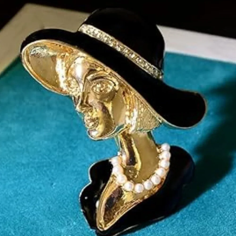 Stunning Lady in Pearls Brooch Lapel Pin for‎ Sweater Blazer Jacket Blouse
